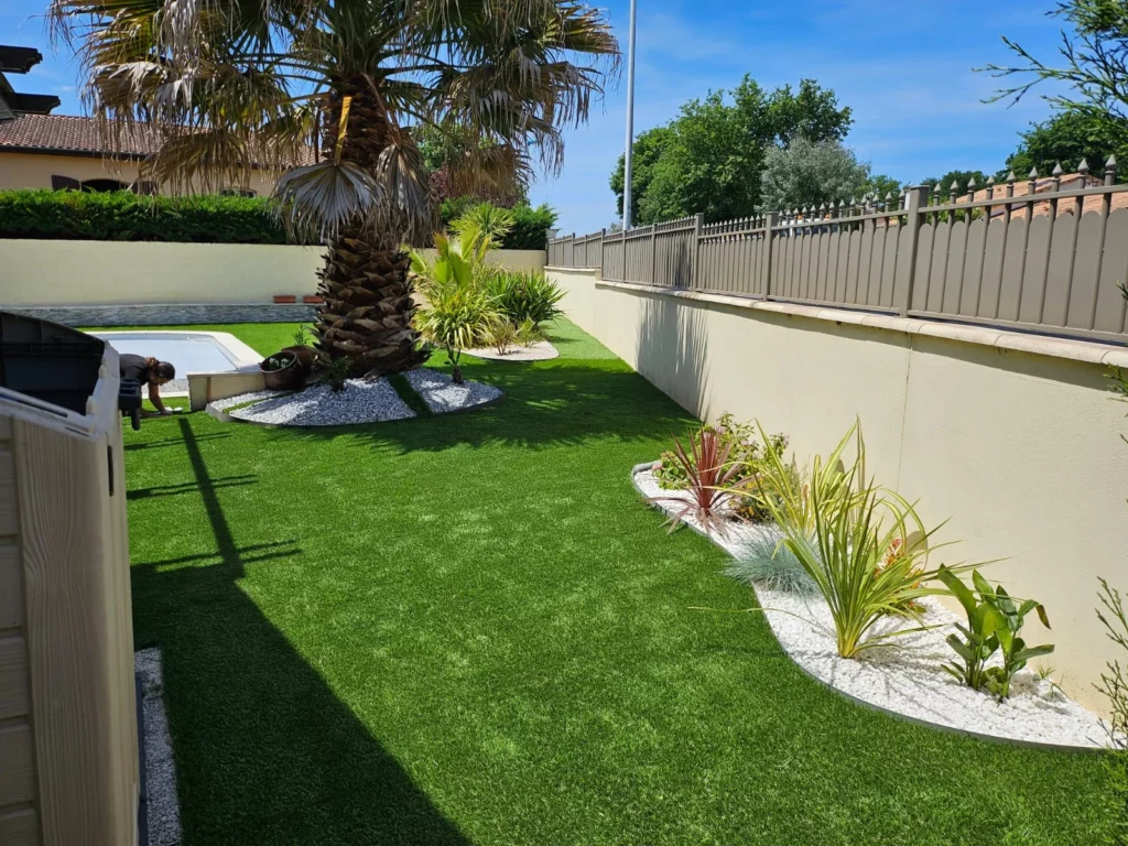 Jardin en gazon synthétique